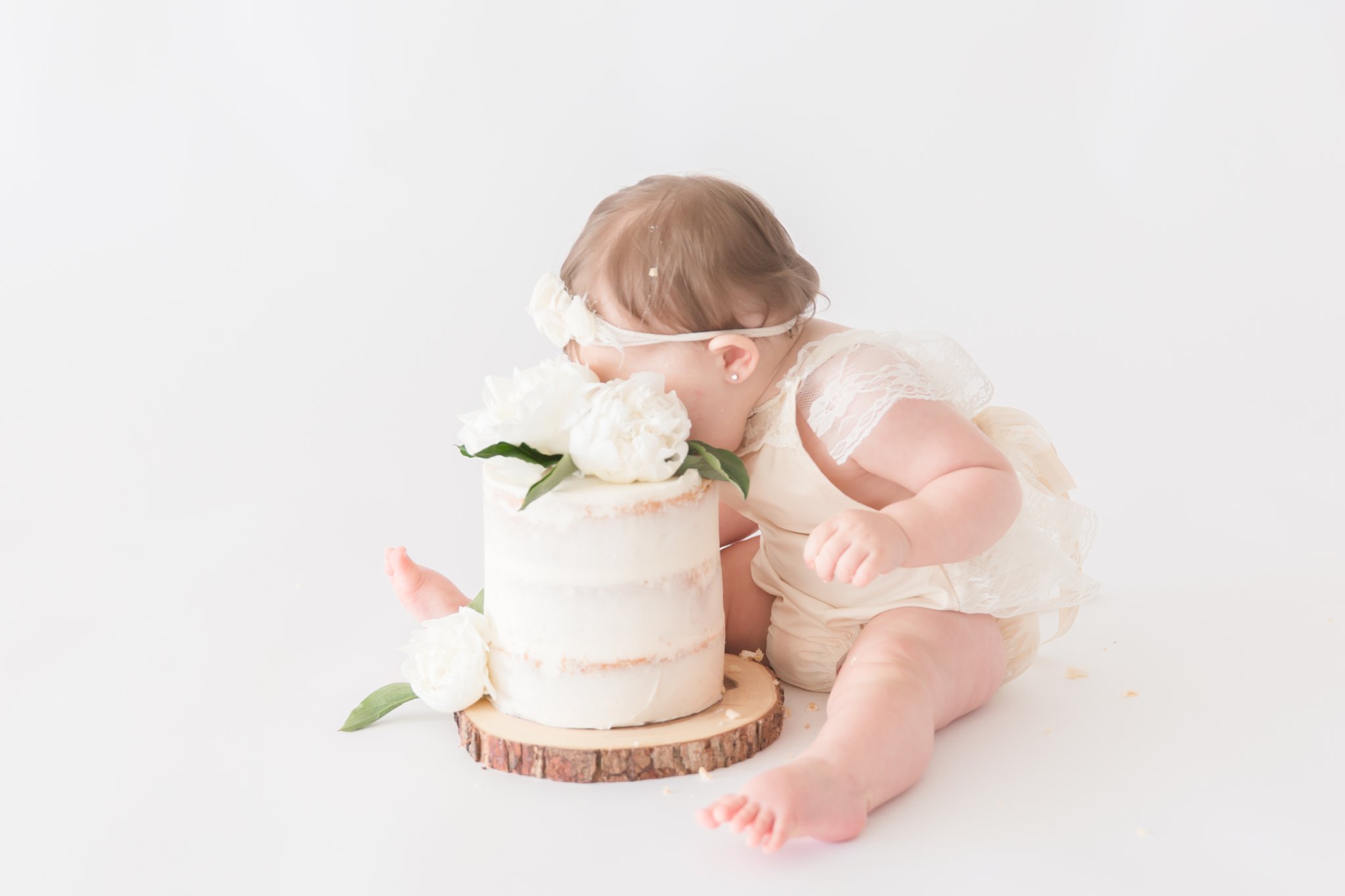 Baby cake smash session in jupiter florida photography studio 